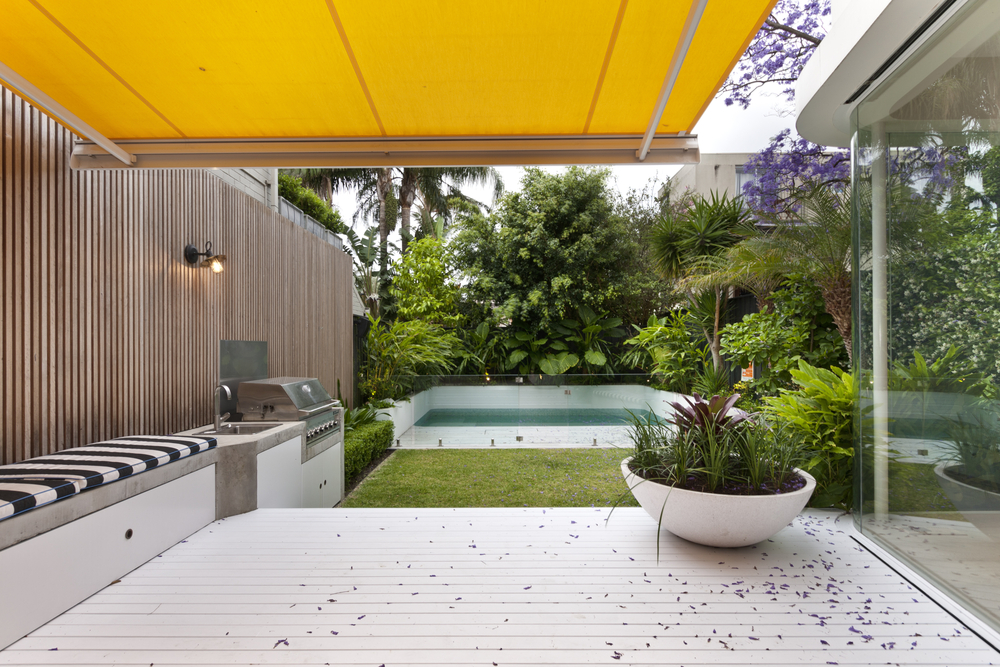 Ways to Protect Exterior Outdoor Artificial Plants and Trees